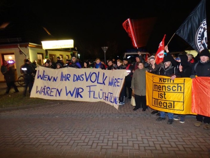 Demo-fuer-ein-friedliches-Miteinander-in-Leegebruch_19-02-2016__54